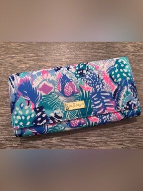 Lilly Pulitzer Tropical Floral Wallet